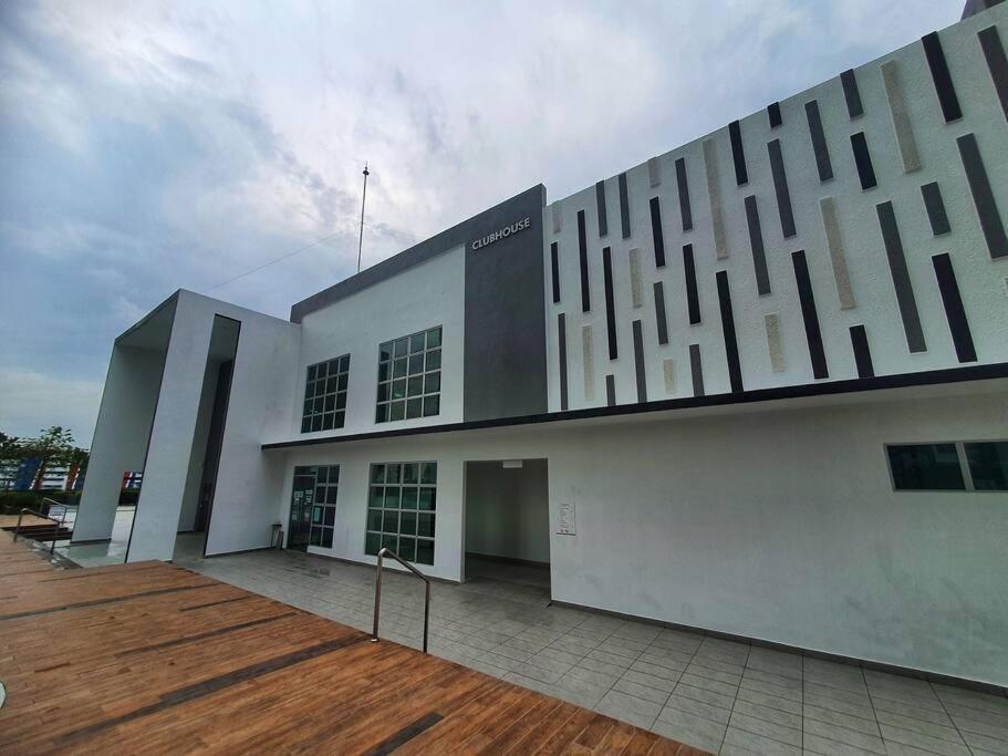 Sks Habitat Larkin Economy Business Unit Johor Bahru